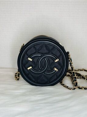 CHANEL Round Clutch with Chain Black Quilted Round Crossbody Bag